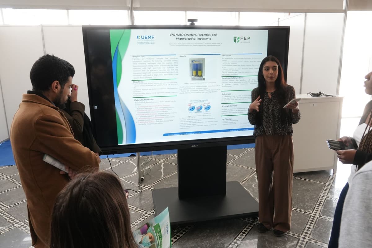 De la théorie à la pratique : les étudiants en pharmacie à l’œuvre