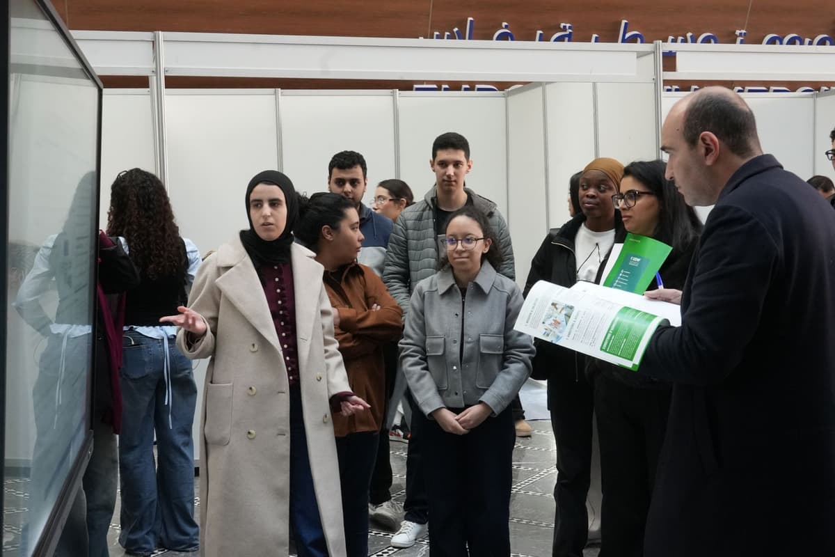 De la théorie à la pratique : les étudiants en pharmacie à l’œuvre