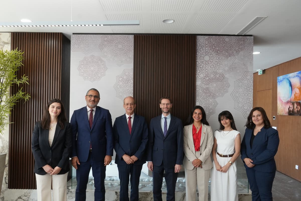 L’UEMF accueille Son Excellence l’Ambassadeur du Royaume-Uni au Maroc pour renforcer les perspectives de coopération académique et scientifique